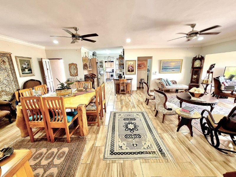 BUSHVELD SOUGHT AFTER GREEN SERVITUDE 50 + MODERN RETIREMENT HOME - Photo 8