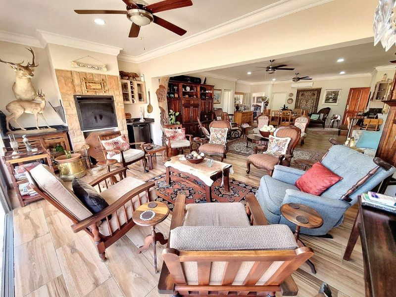 BUSHVELD SOUGHT AFTER GREEN SERVITUDE 50 + MODERN RETIREMENT HOME - Photo 6