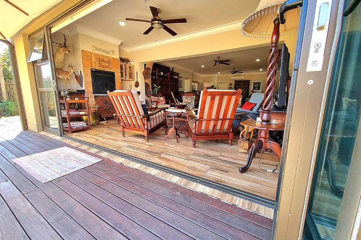 BUSHVELD SOUGHT AFTER GREEN SERVITUDE 50 + MODERN RETIREMENT HOME - Photo 5