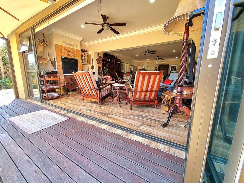 BUSHVELD SOUGHT AFTER GREEN SERVITUDE 50 + MODERN RETIREMENT HOME - Photo 5