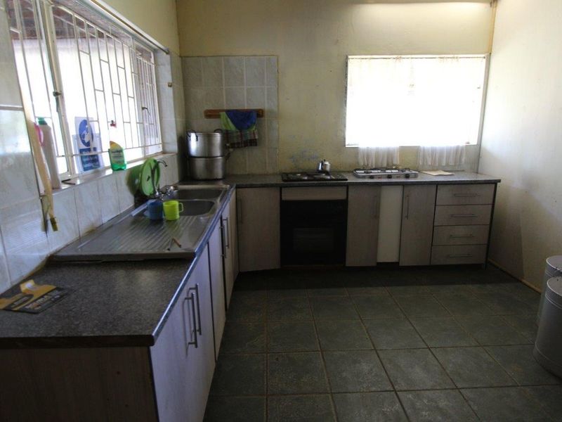 Discover Tranquil Living in Vaalwater! - Photo 7