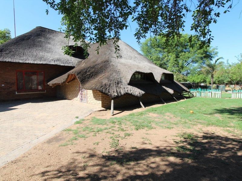 Discover Tranquil Living in Vaalwater! - Photo 2