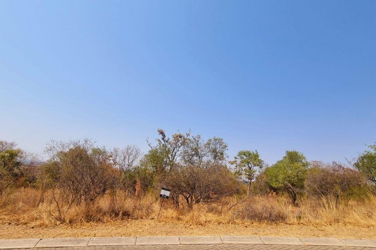 PRIVACY, GREEN BELT, AND BIRDWATCHING IN KORO CREEK GOLF ESTATE! - Photo 2