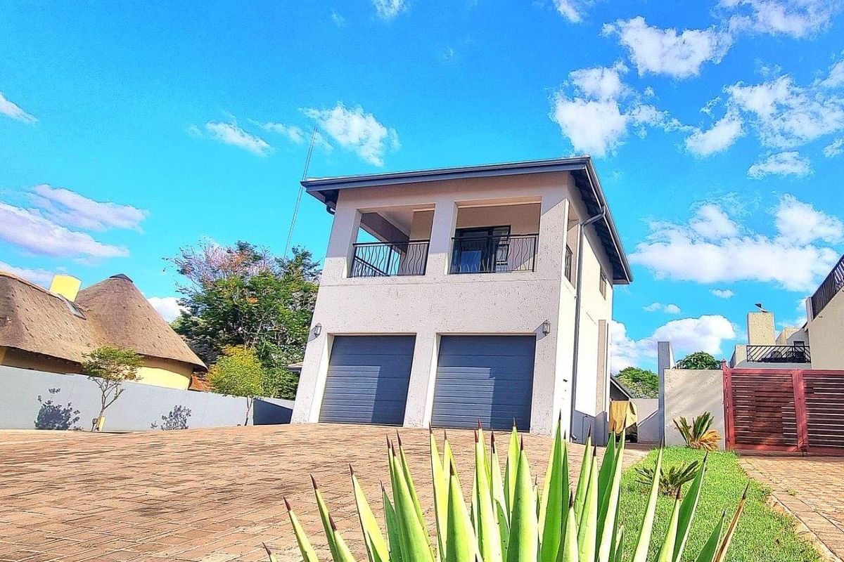 Modern Bushveld Staycation – Style, Safety, and Space for Family Living! - Photo 4