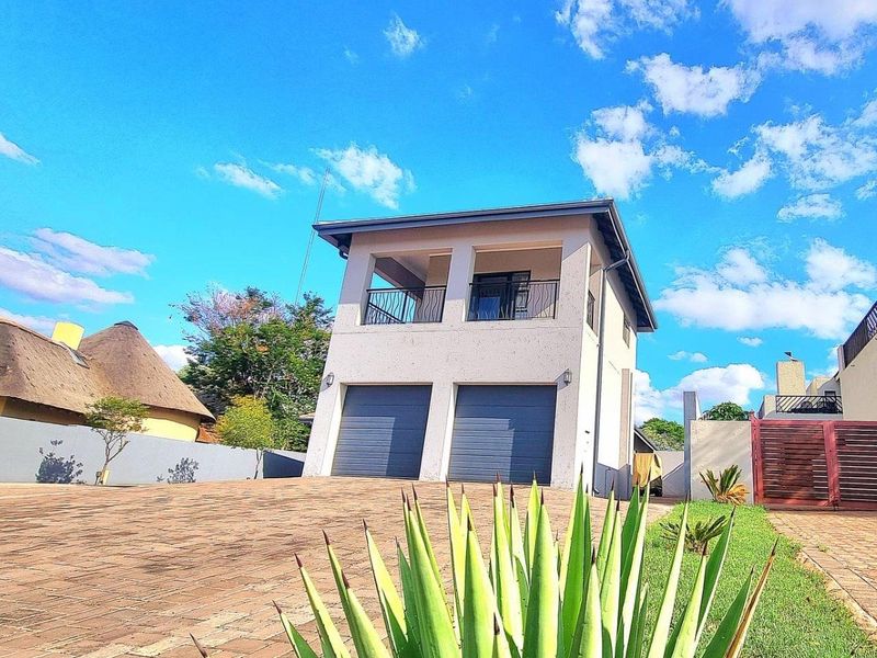 Modern Bushveld Staycation – Style, Safety, and Space for Family Living! - Photo 4