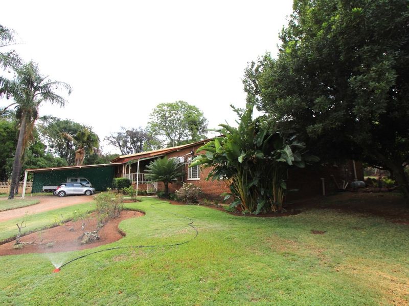 28ha Farm Near Modimolle with Arable Land, Boreholes & Top Infrastructure! - Photo 6