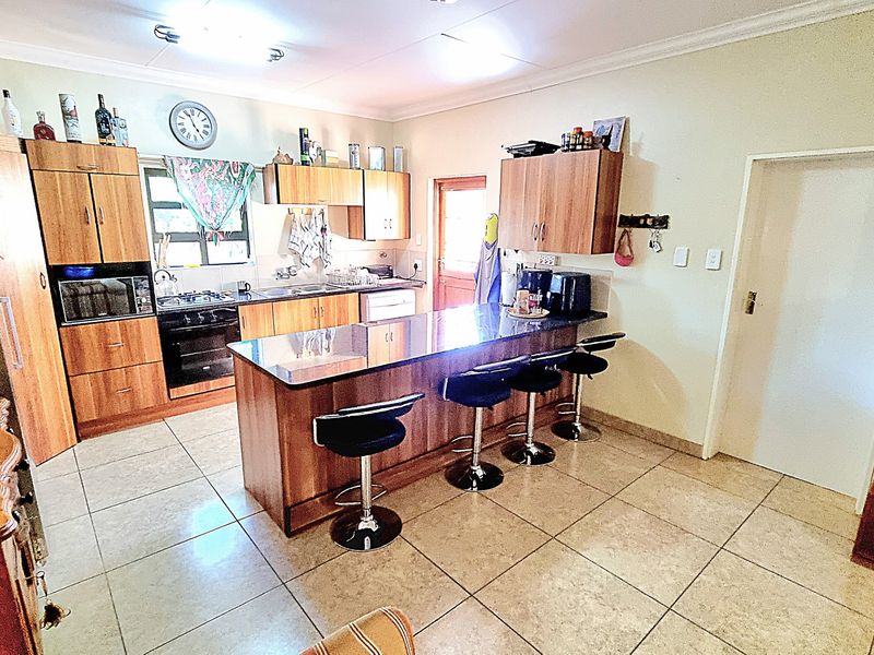 LET YOUR RETIREMENT BE YOUR HOLIDAY HOME FOREVER - Photo 7