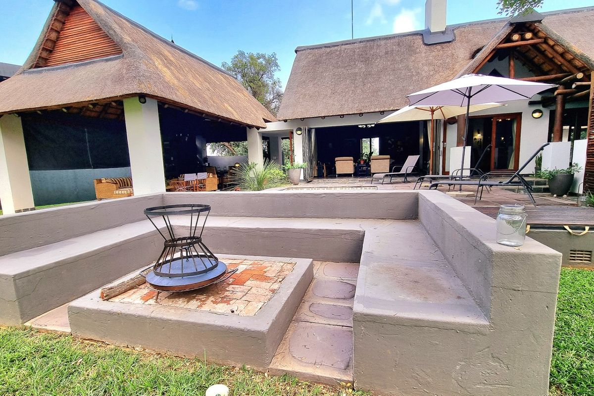 UNMATCHED ELEGANCE AND SECLUSION: YOUR PRIVATE HILLTOP RETREAT - Photo 2