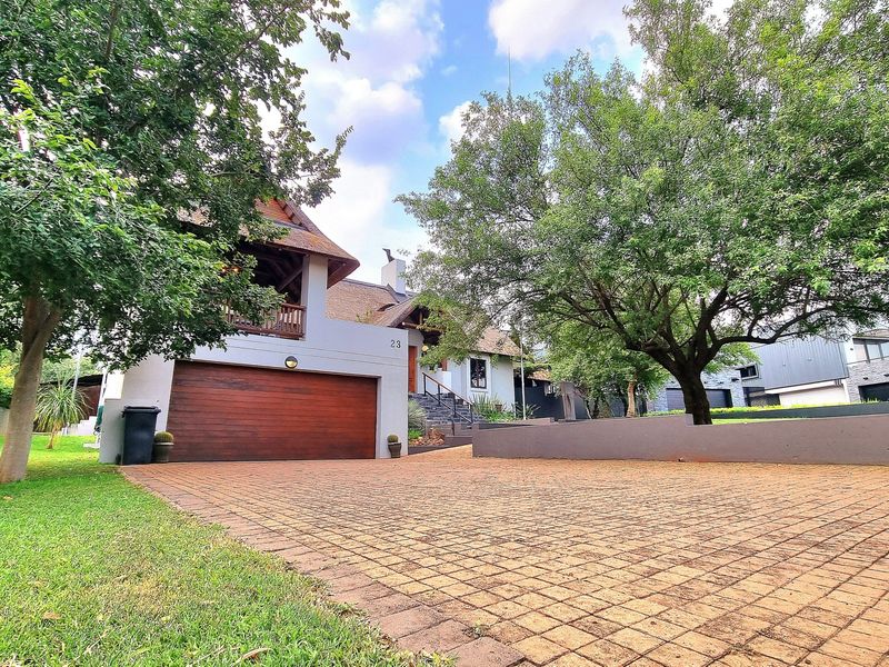 UNMATCHED ELEGANCE AND SECLUSION: YOUR PRIVATE HILLTOP RETREAT - Photo 5