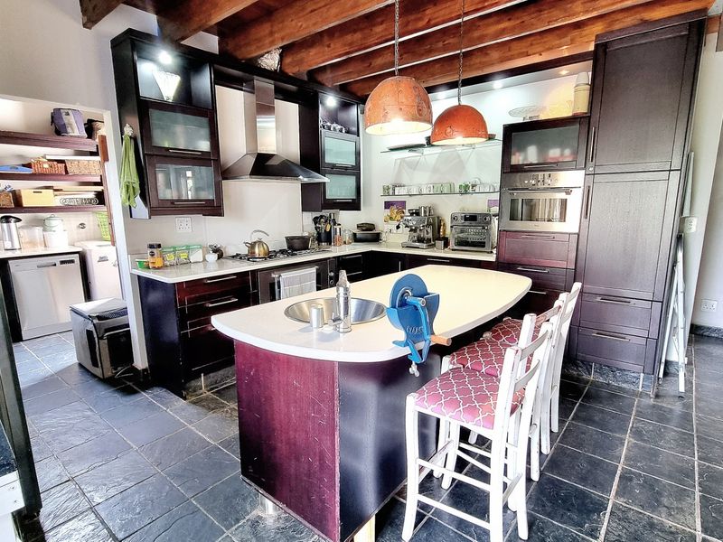 UNMATCHED ELEGANCE AND SECLUSION: YOUR PRIVATE HILLTOP RETREAT - Photo 10