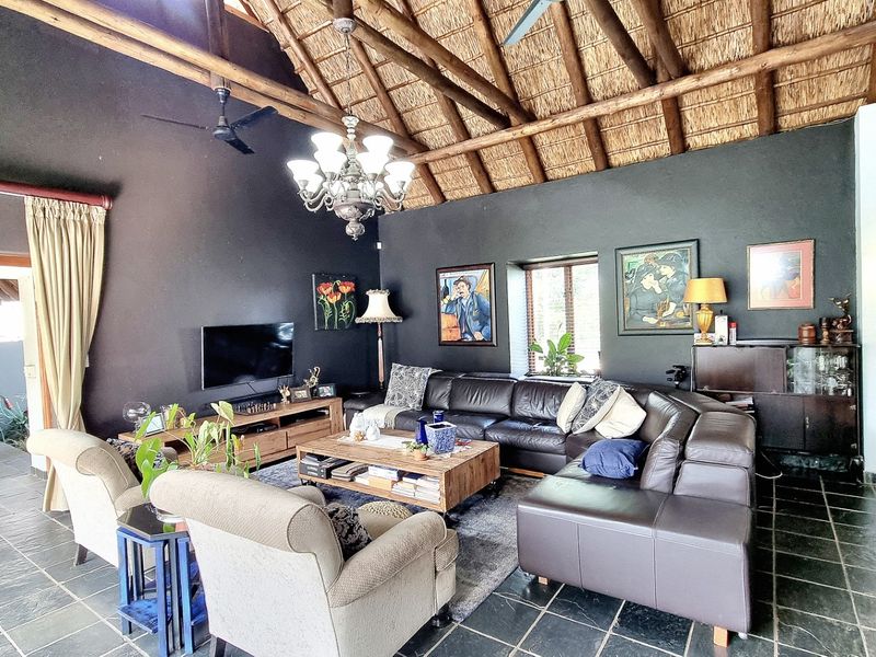 UNMATCHED ELEGANCE AND SECLUSION: YOUR PRIVATE HILLTOP RETREAT - Photo 9