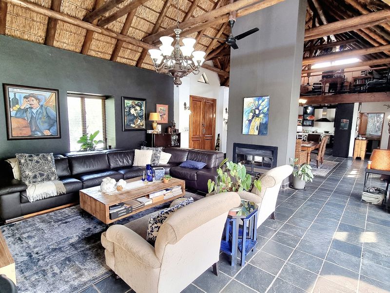 UNMATCHED ELEGANCE AND SECLUSION: YOUR PRIVATE HILLTOP RETREAT - Photo 7