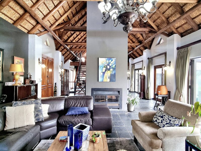 UNMATCHED ELEGANCE AND SECLUSION: YOUR PRIVATE HILLTOP RETREAT - Photo 8