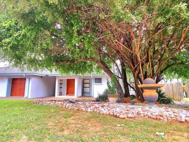 GOLFERS PARADISE IN THE BUSHVELD - EXCLUSIVE MODERN LIVING! - Photo 4