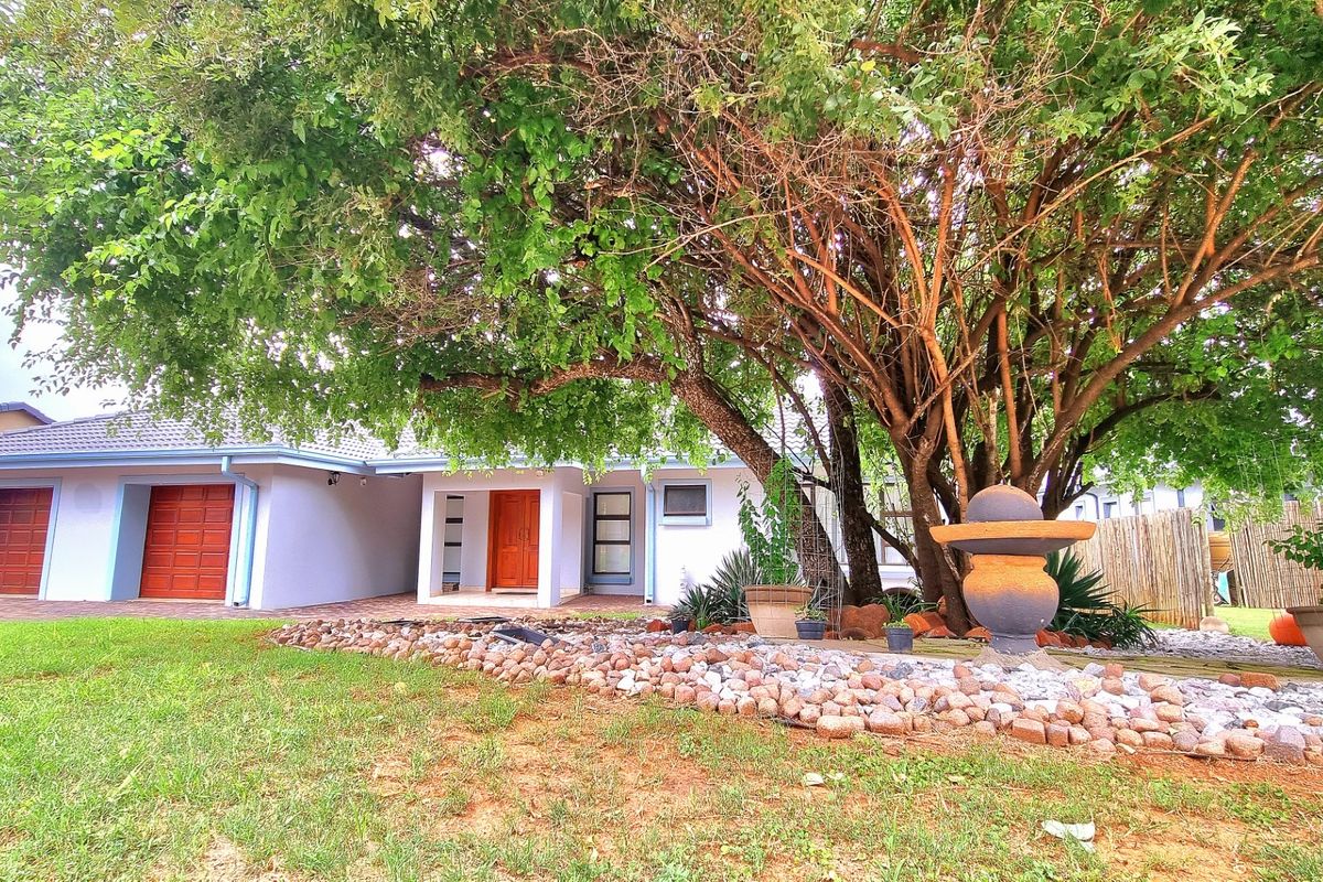 GOLFERS PARADISE IN THE BUSHVELD - EXCLUSIVE MODERN LIVING! - Photo 4