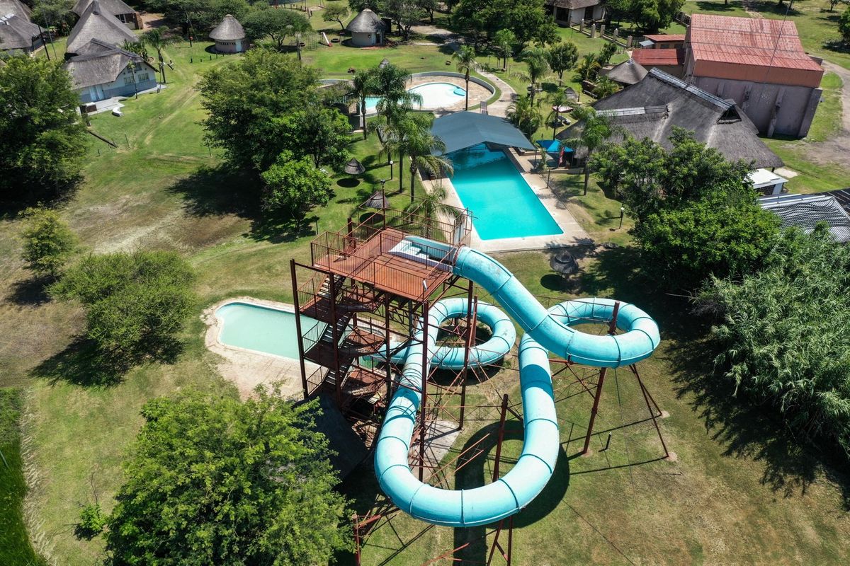 YOUR PERFECT HOLIDAY ESCAPE AWAITS! - Photo 2