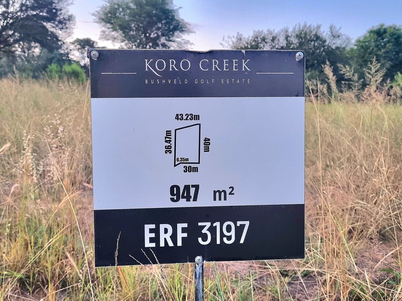 A vacant residential stand measuring 947 square meters located within the Koro Creek Bushveld Golf Estate.
