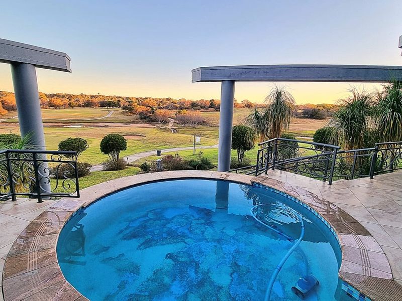 EXCLUSIVE GRAND GOLF ESTATE RETREAT WITH BREATHTAKING VIEWS! - Photo 4
