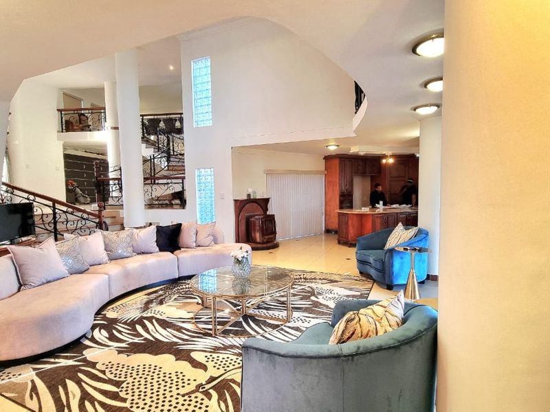 EXCLUSIVE GRAND GOLF ESTATE RETREAT WITH BREATHTAKING VIEWS! - Photo 10
