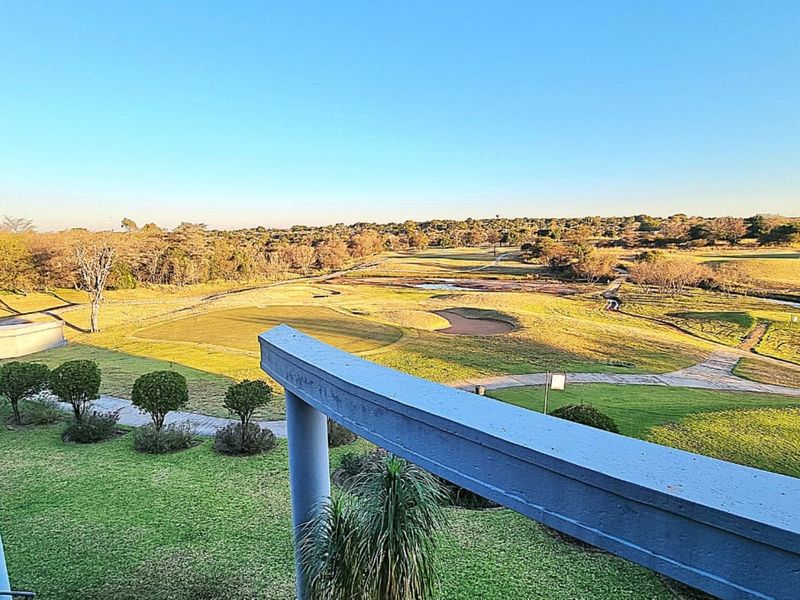 EXCLUSIVE GRAND GOLF ESTATE RETREAT WITH BREATHTAKING VIEWS! - Photo 6