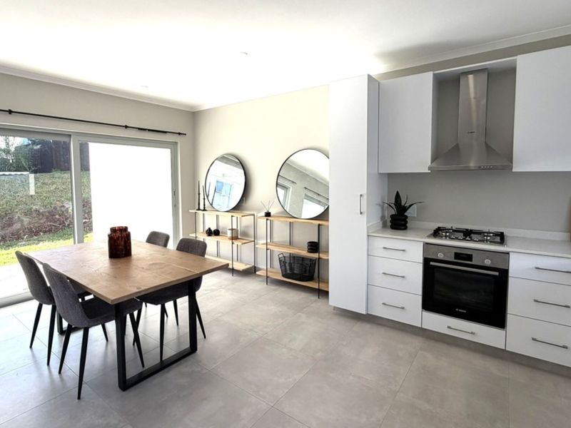 LIFESTYLE | SECURITY | PET-FRIENDLY - Photo 9
