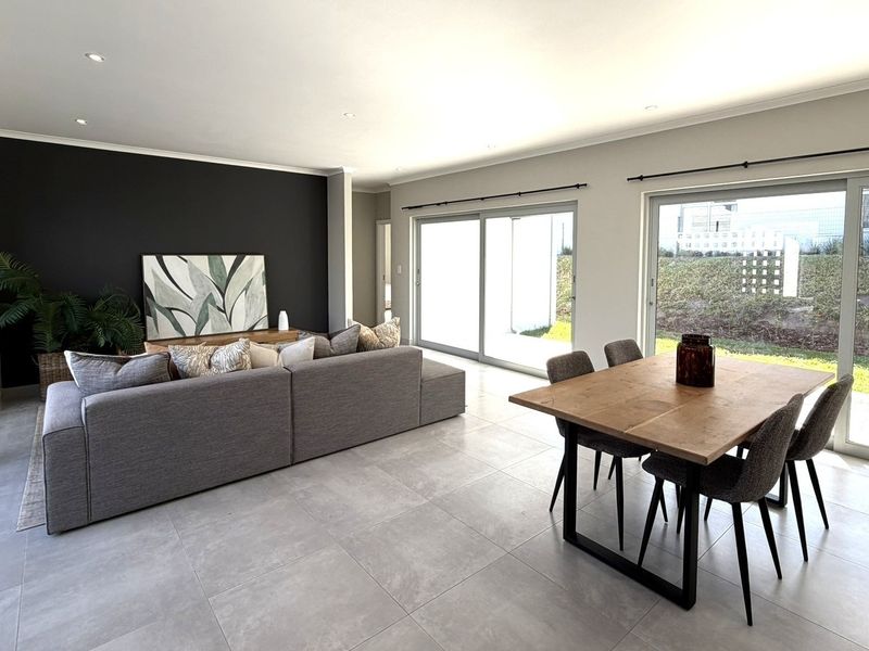 LIFESTYLE | SECURITY | PET-FRIENDLY - Photo 4
