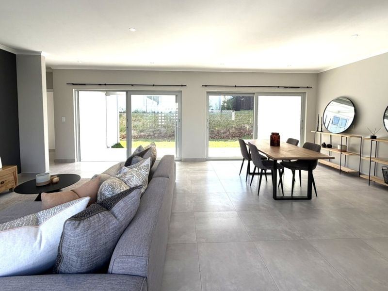 LIFESTYLE | SECURITY | PET-FRIENDLY - Photo 3