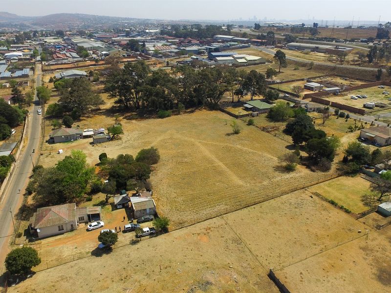 16 095m2 of prime vacant land near the Reef Mall. - Photo 1