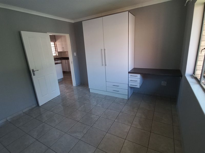 Stunning 2 bedroom apartment for sale in Die Bult—perfect for comfortable living. - Photo 10