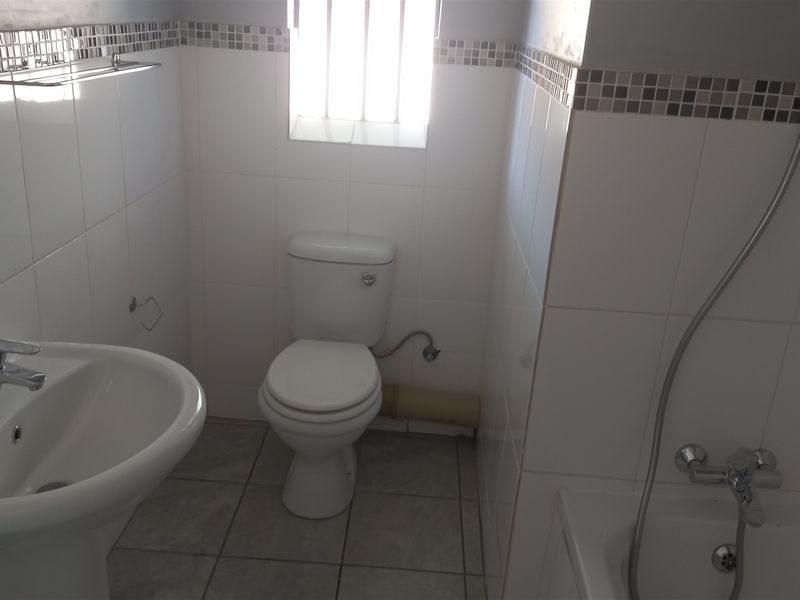 Stunning 2 bedroom apartment for sale in Die Bult—perfect for comfortable living. - Photo 7