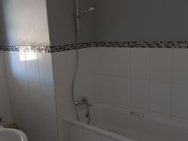 Stunning 2 bedroom apartment for sale in Die Bult—perfect for comfortable living. - Photo 6