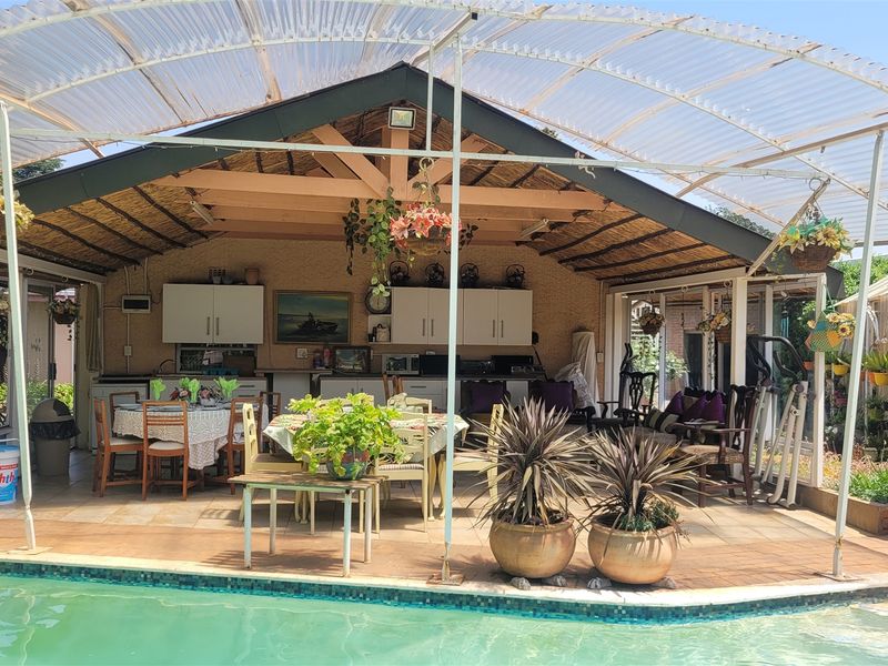 Room to Grow, Space to Thrive / Ruimte om te Groei, Plek om te Leef - Photo 2