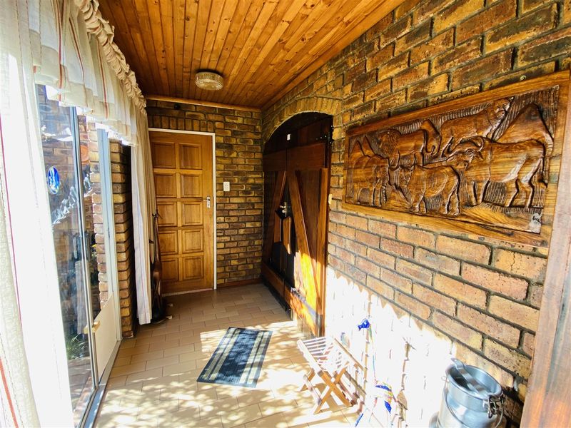 Low maintanance facebrick family home - Photo 10