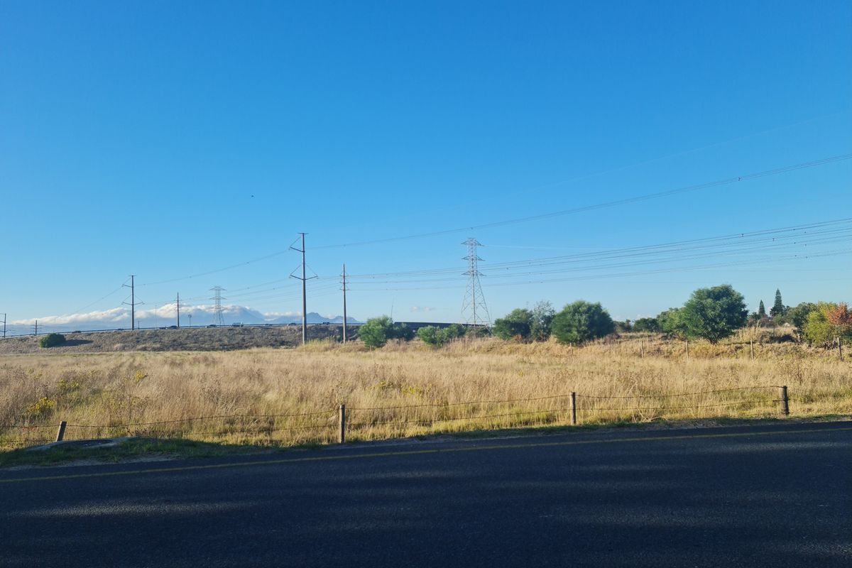 Brand New 444m2 Industrial Warehouse FOR SALE in Somerset West Firgrove. - Photo 5