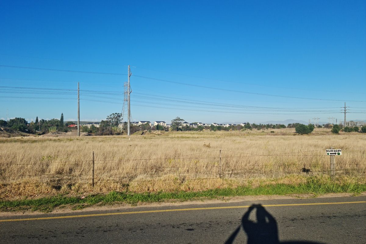 Brand New 444m2 Industrial Warehouse FOR SALE in Somerset West Firgrove. - Photo 3