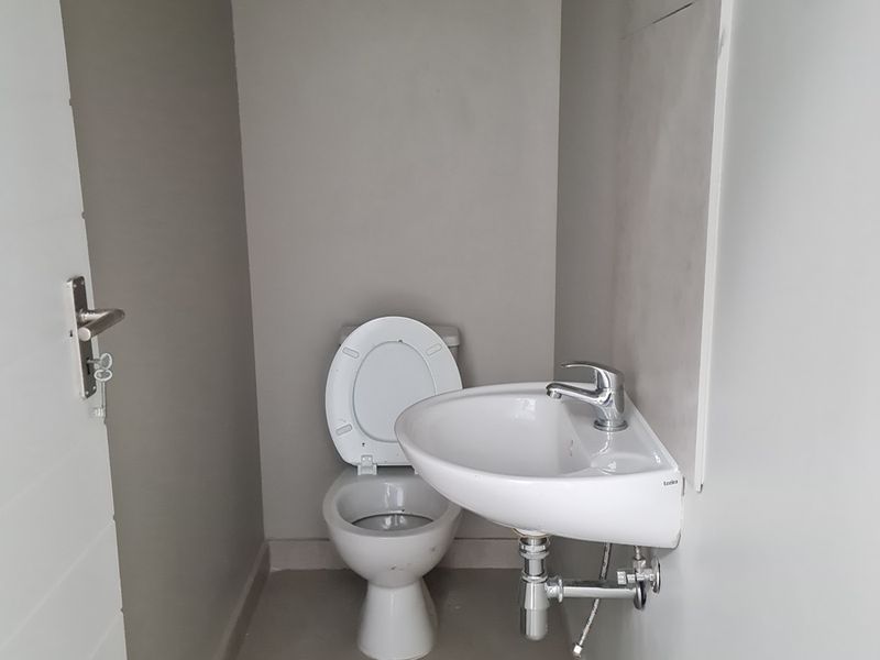 Industrial Warehouse To Let in Firgrove , Somerset West - 245m2 - Photo 8