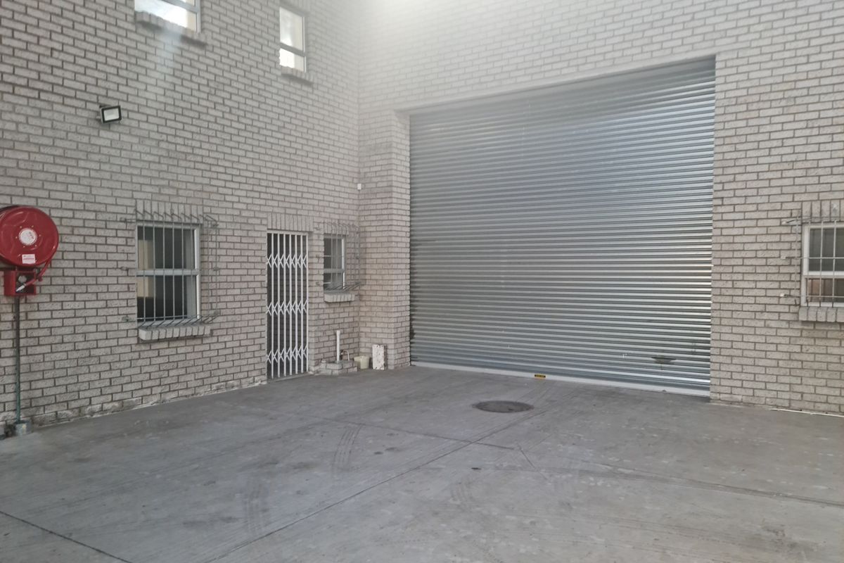 378m2 Factory Warehouse with small enclosed Under Roof Parking Area TO LET | FOR RENT in Saxenburg P - Photo 3