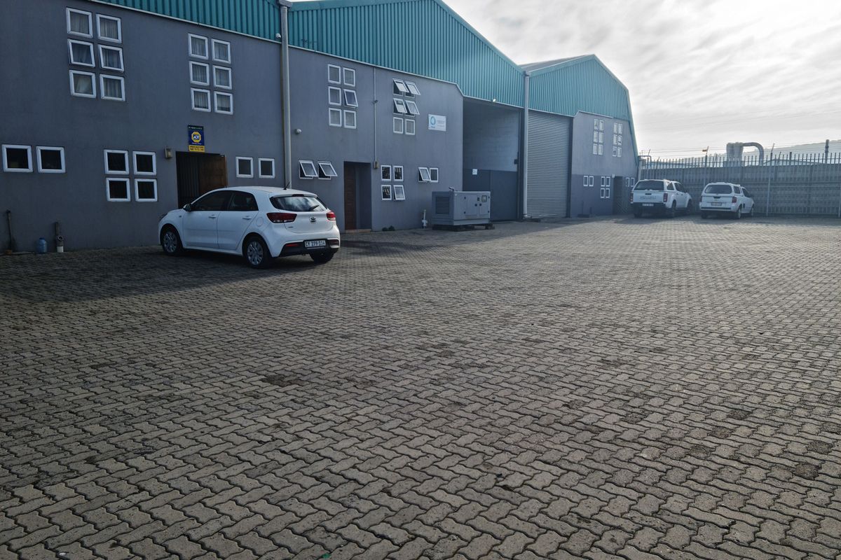 3000m2 Industrial Investment Property for sale in Blackheath. - Photo 3