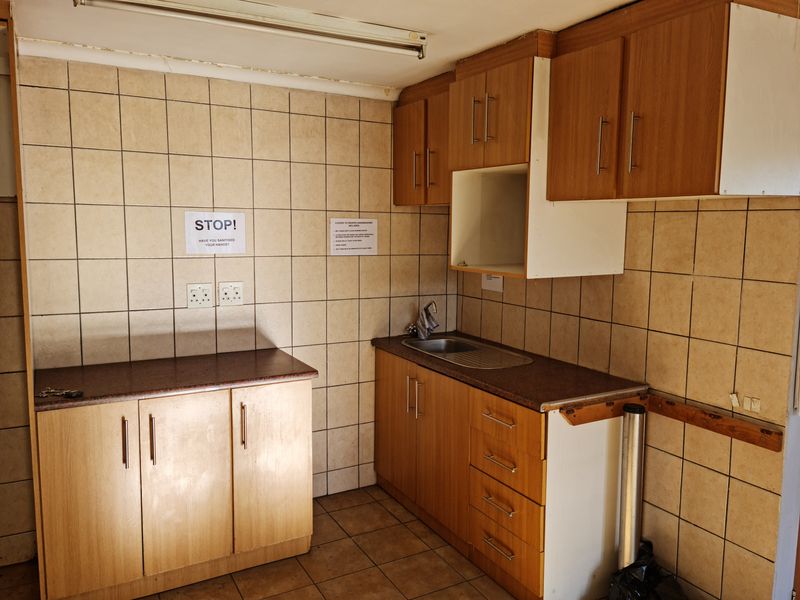 3000m2 Industrial Investment Property for sale in Blackheath. - Photo 10