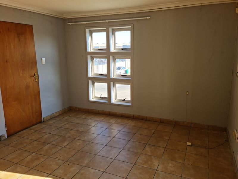 3000m2 Industrial Investment Property for sale in Blackheath. - Photo 9