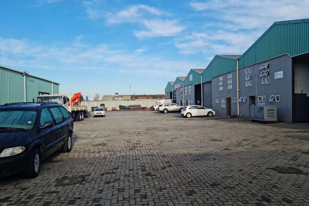 3000m2 Industrial Investment Property for sale in Blackheath. - Photo 2