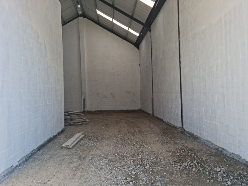 Brand New Modern 201m2 Industrial Warehouse To Let in Firgrove , Somerset West. - Photo 4