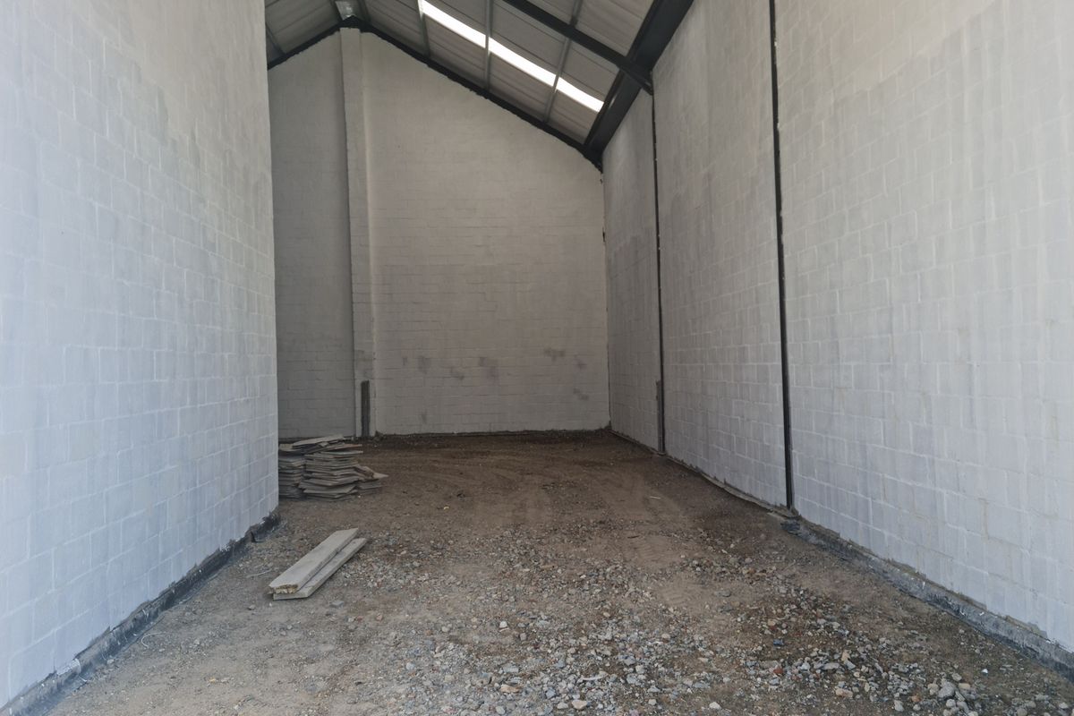 Brand New Modern 201m2 Industrial Warehouse To Let in Firgrove , Somerset West. - Photo 4