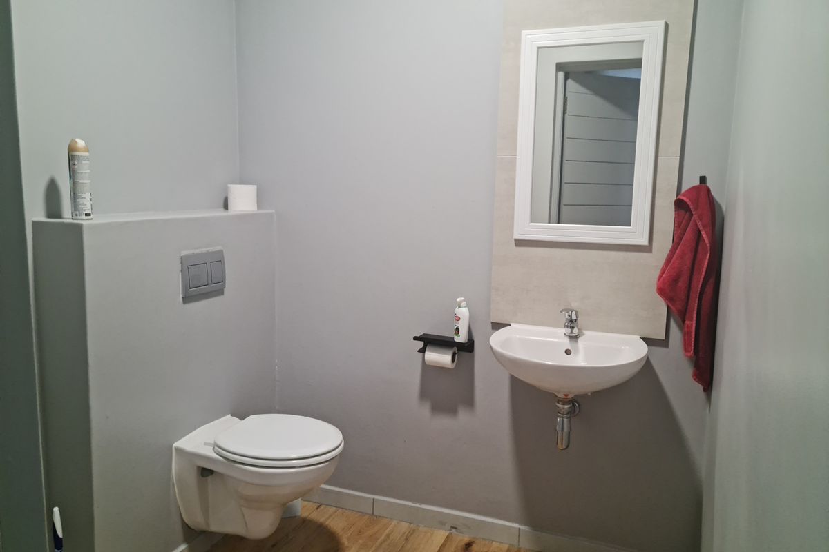 Upmarket 348m2 Industrial Warehouse To Let in Firgrove , Somerset West. - Photo 5