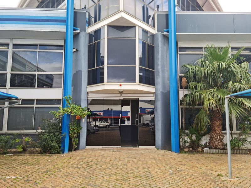 Warehouse with Big office space To Let - Gants Plaza, Strand - 2862m2 - Photo 4