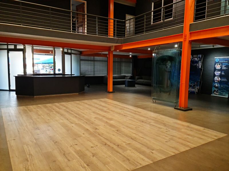Warehouse with Big office space To Let - Gants Plaza, Strand - 2862m2 - Photo 5