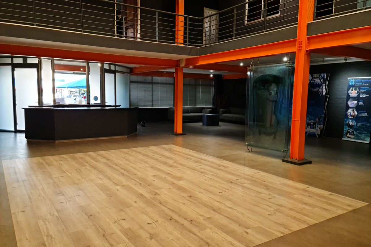 Warehouse with Big office space To Let - Gants Plaza, Strand - 2862m2 - Photo 5