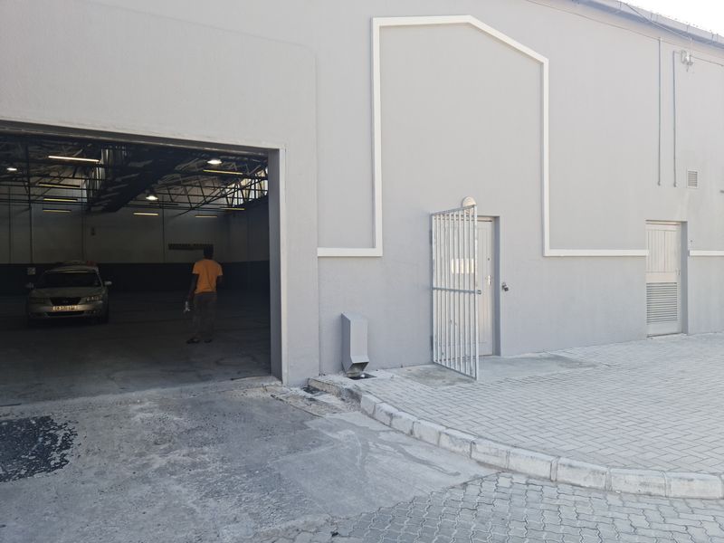 2075m2 Warehouse To Let  in Blackheath Industria. - Photo 8