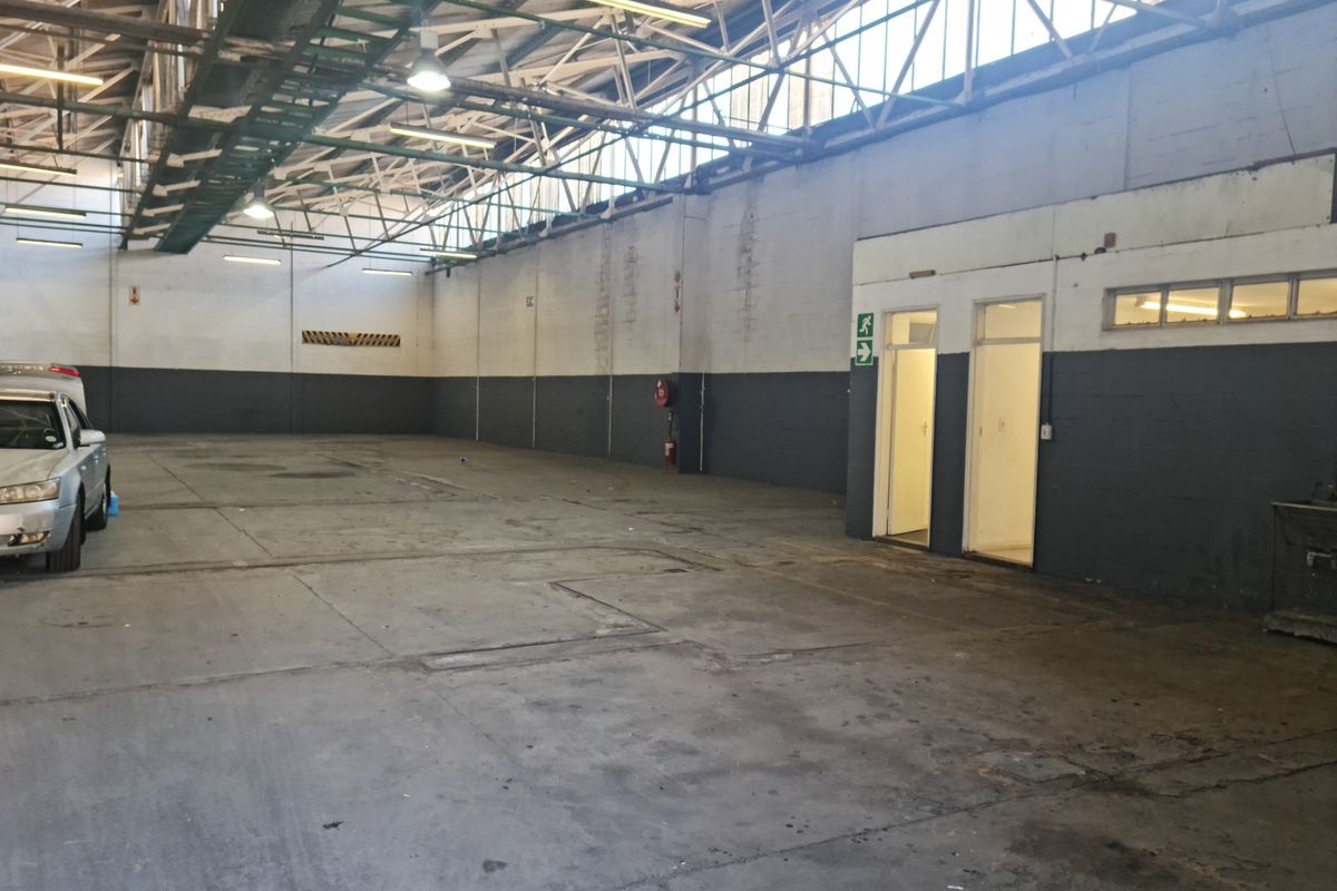 2075m2 Warehouse To Let  in Blackheath Industria. - Photo 4