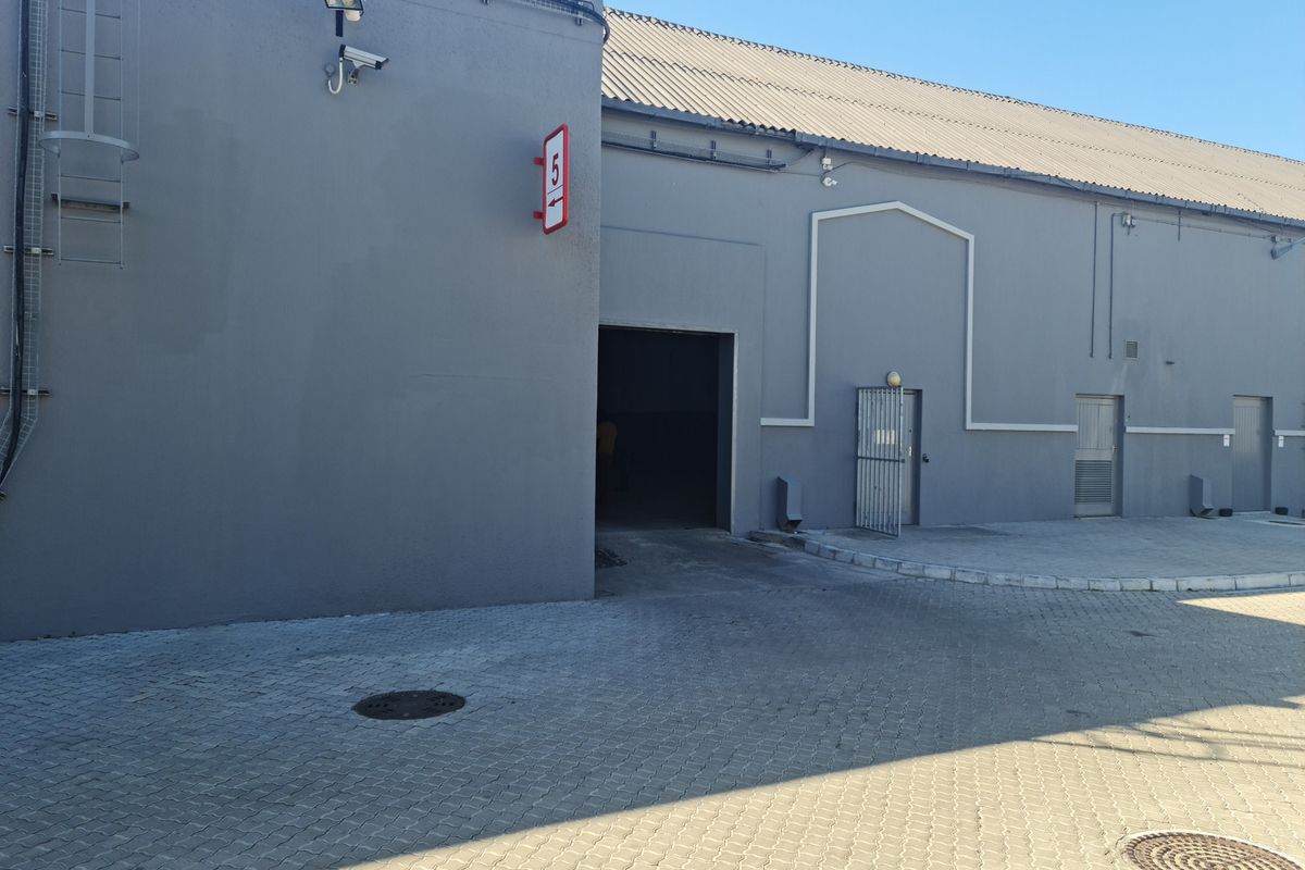 2075m2 Warehouse To Let  in Blackheath Industria. - Photo 3